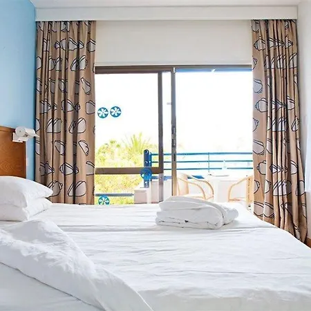 Aparthotel Sunwing Sandy Bay Village